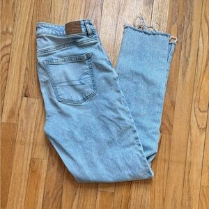 American Eagle Distressed Straight Leg Jeans Light Wash Size 8
